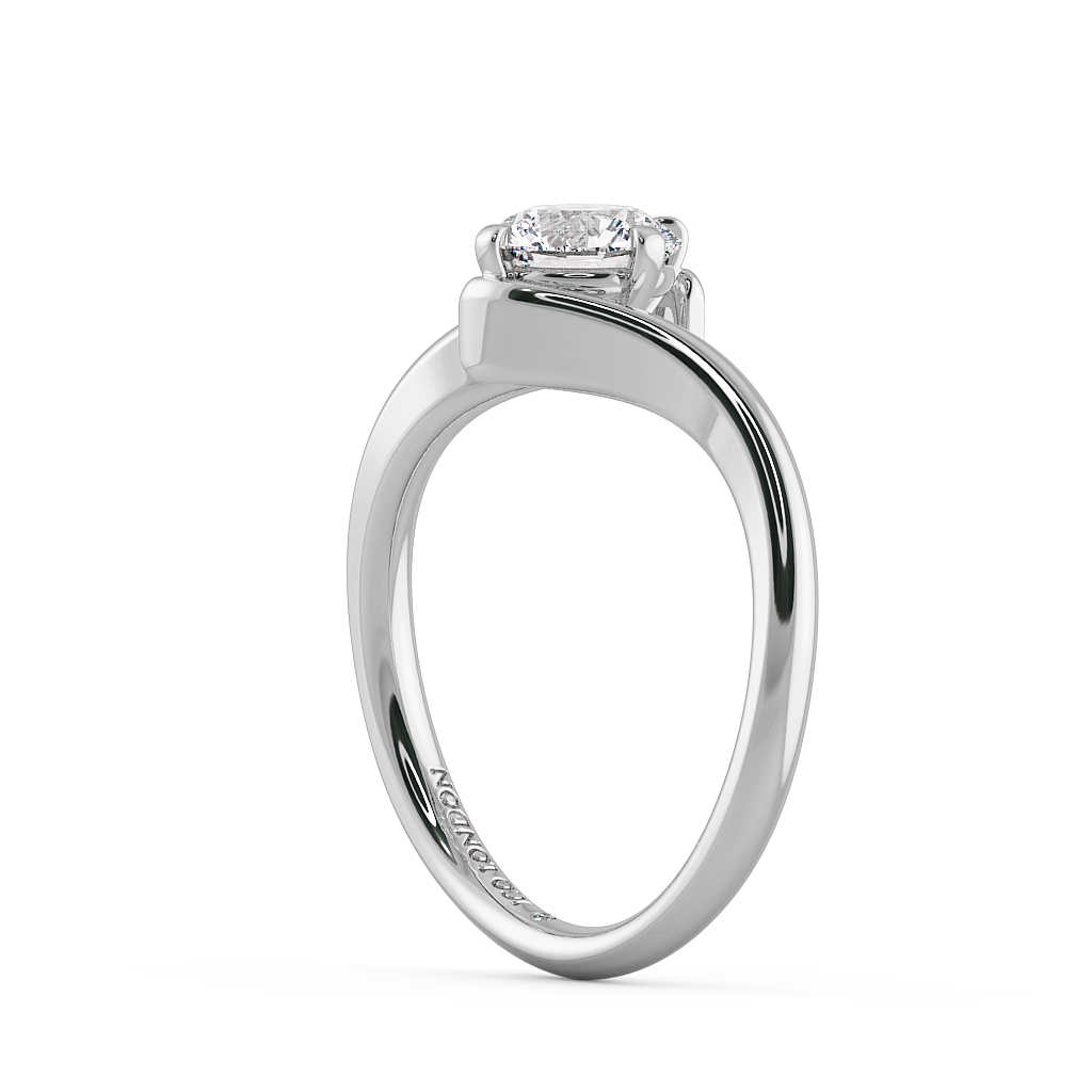 Round Solitaire Engagement Rings
