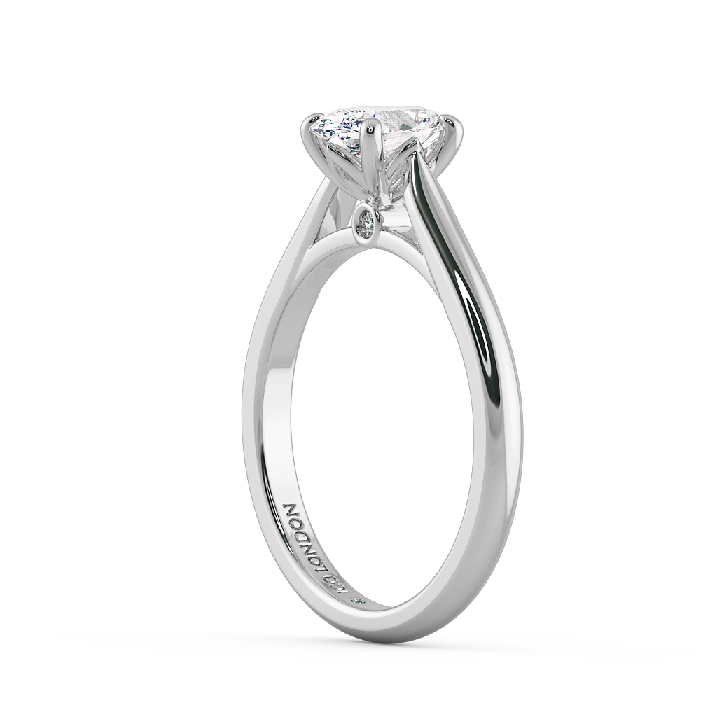 Oval Solitaire Engagement Rings