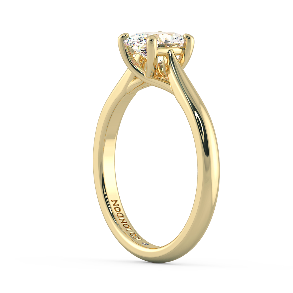 Oval Solitaire Engagement Rings