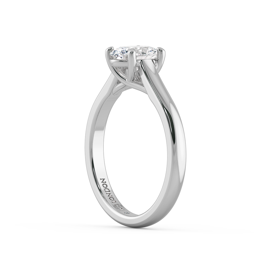 Oval Solitaire Engagement Rings