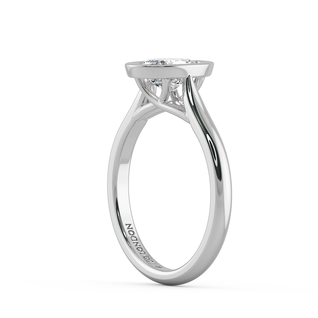 Oval Solitaire Engagement Rings