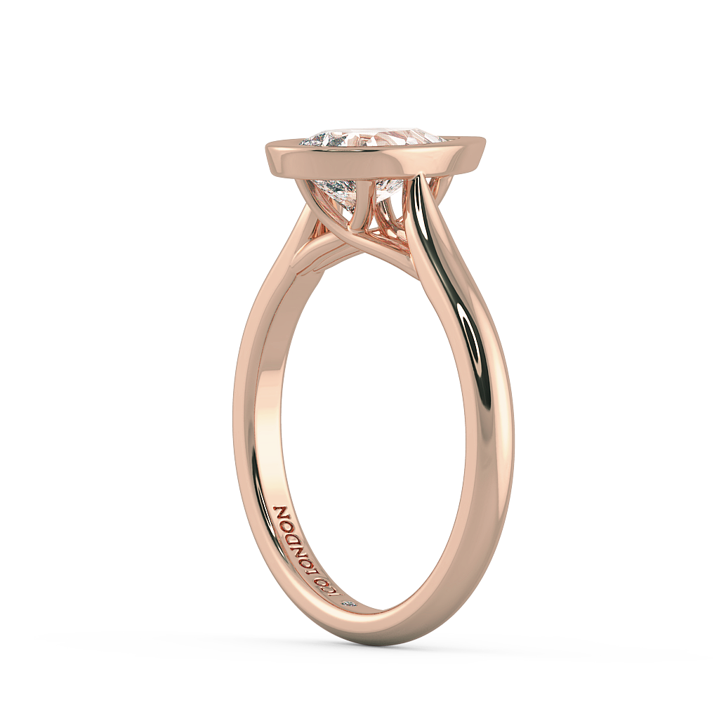 Pear Solitaire Engagement Rings
