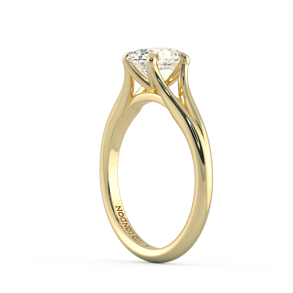 Oval Solitaire Engagement Rings